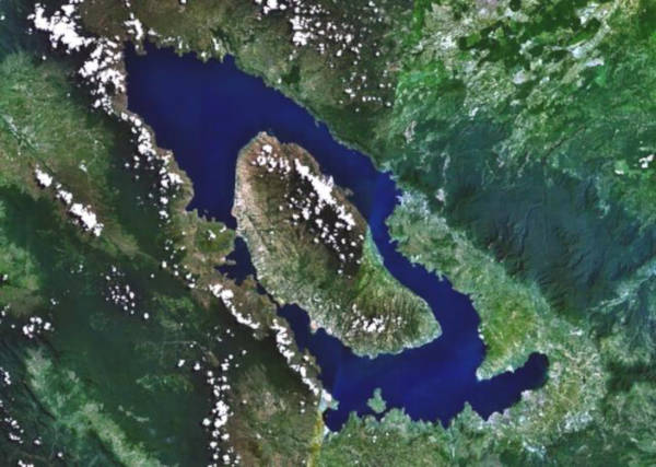 Satellitbild över Tobasjön